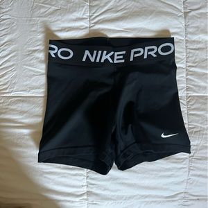 NIKE Pro size small